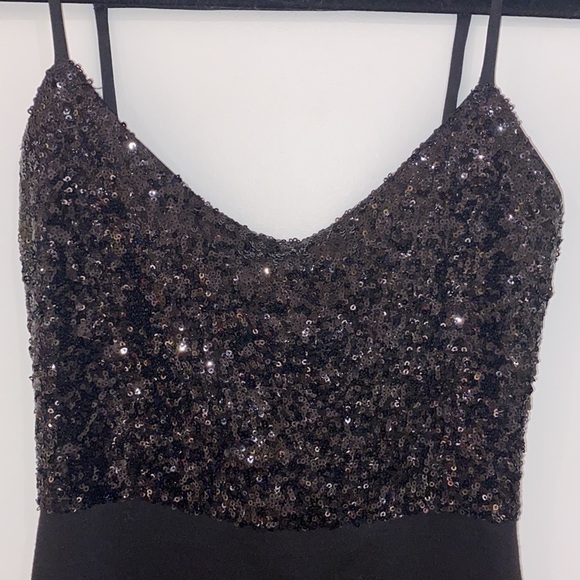 Asos sequin strappy midi dress in black - Picture 2 of 14